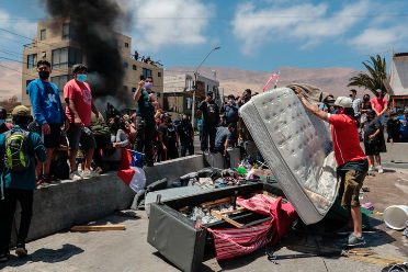 Quema de campamentos de migrantes en chile