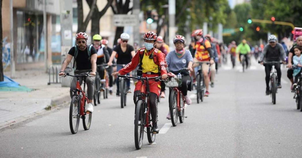 gente en ciclovia