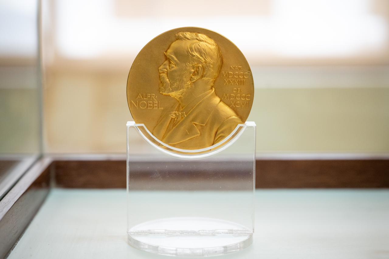 MEDALLA NOBEL DE GABO