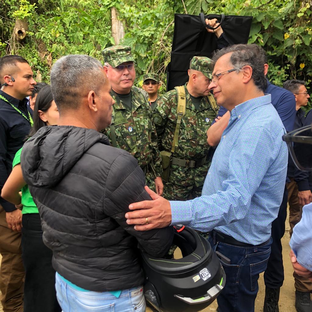 PETRO CON LA COMUNIDAD DE SAN LUIS 