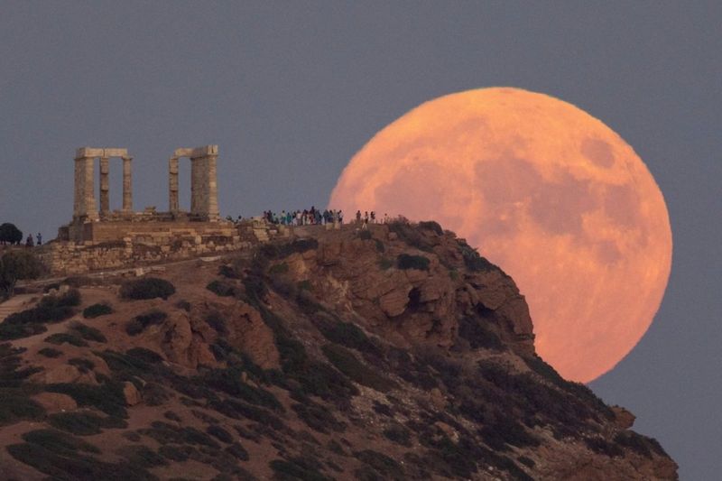 SUPERLUNA GRECIA