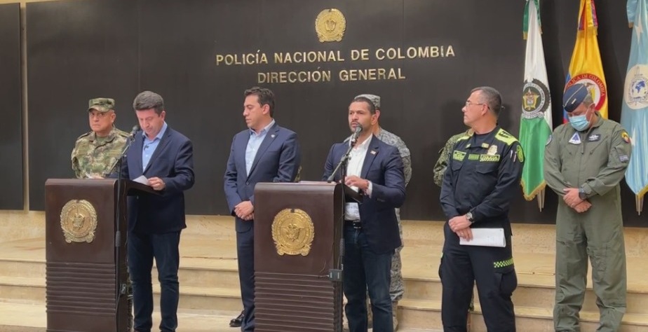 Ministro de Defensa, Registrador Nacional y Ministro de Interior entregando el reporte del balance parcial de la jornada electoral legislativa del 13 de marzo / Foto: Policía Nacional