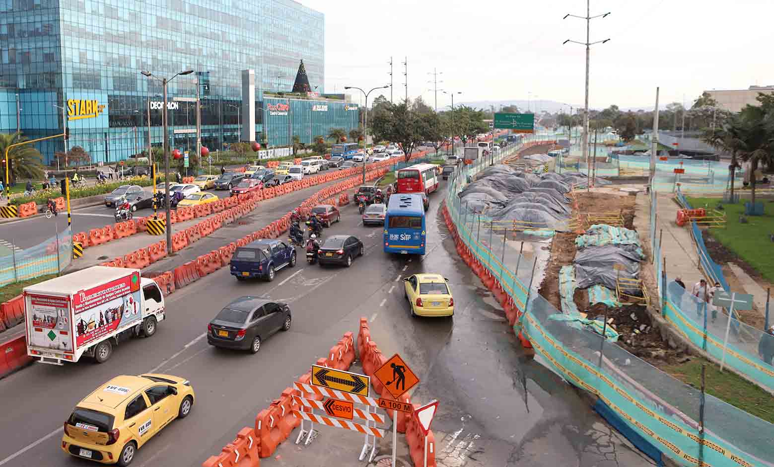 Cierre Avenida carrera 69 por construcción de troncal de Transmilenio/La FM