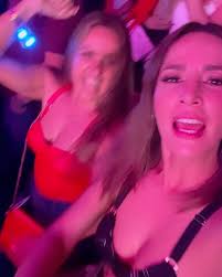 Carmen Villalobos como asistente del concierto de la 'Bichota'/Instagram de Carmen Villalobos