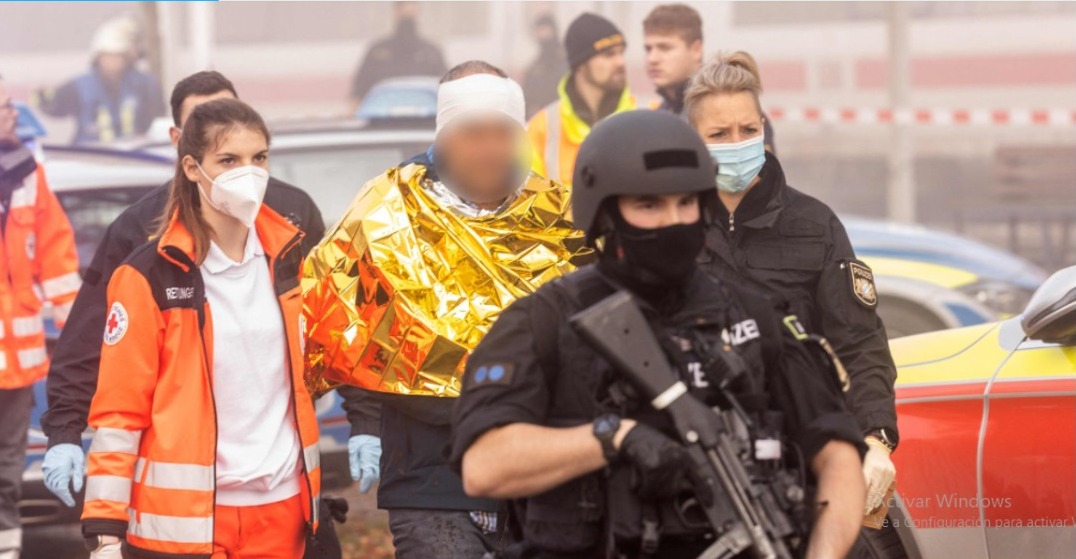 Tres muertos y otros seis heridos deja ataque en tren de Alemania