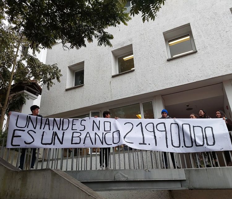 Uniandes no es un banco