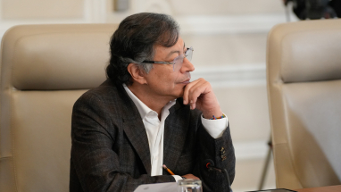 petro reacciona a bloqueo de cuentas