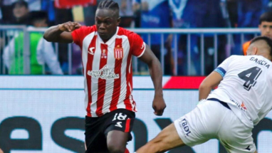 Edwuin Cetré en estudiantes