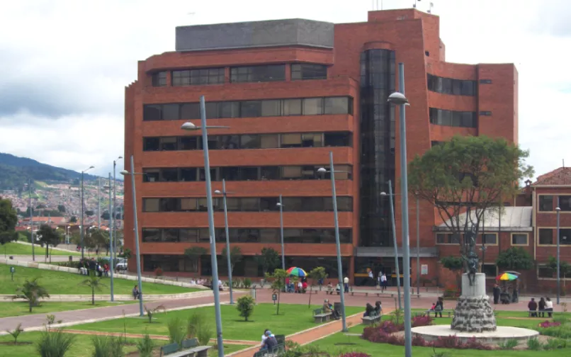 Fachada medicina legal