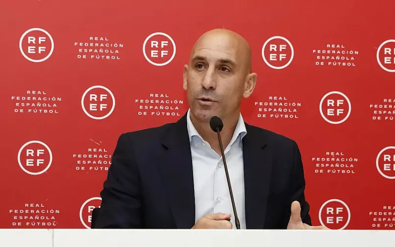 Luis Rubiales 25