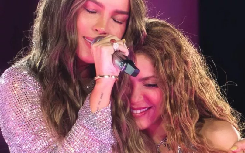 shakira y belinda en concierto