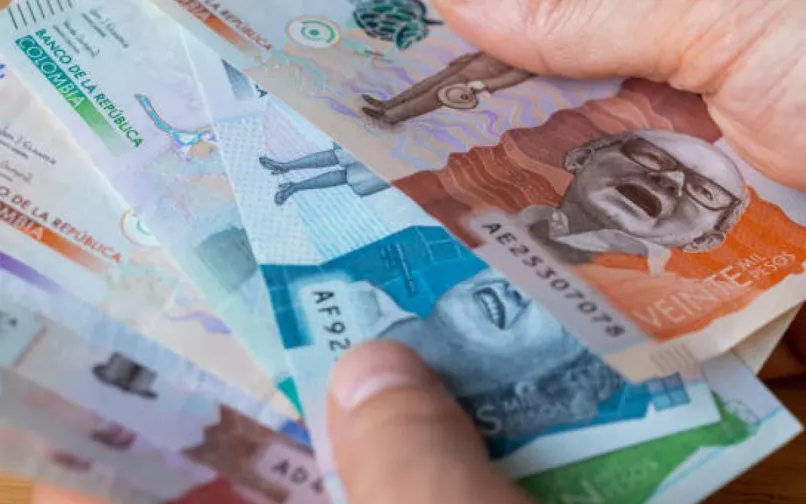 Dinero colombiano oct 25
