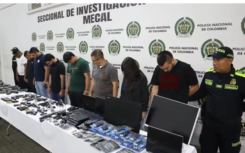 capturados con un arsenal en Cali en una oficina de falsas asesorías jurídicas