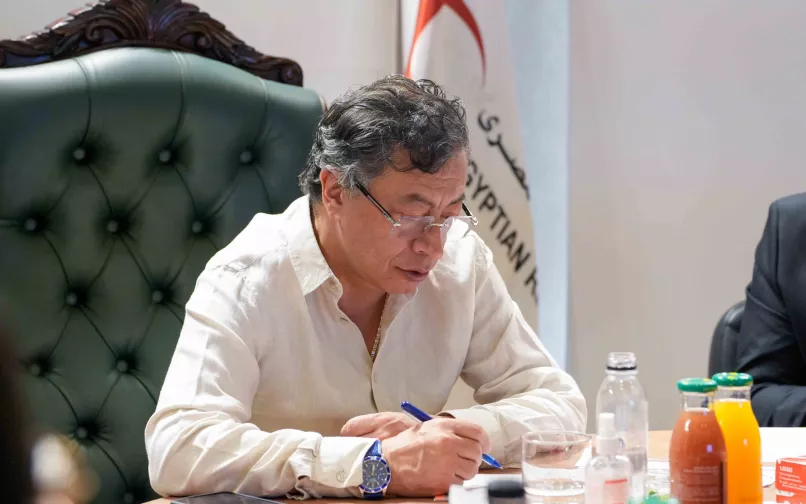 gustavo petro allegados entrarían alista clinton