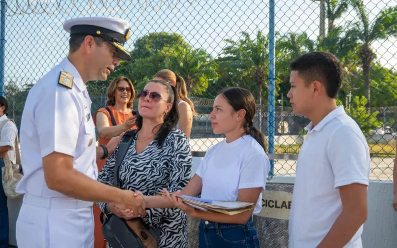 Mujer cadete de Infantería de Marina