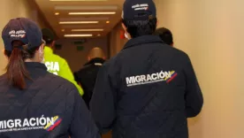 Funcionario de Migración Colombia