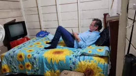 Gustavo Petro en la cama