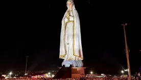 Monumento de 54 metros de altura de la Virgen de Fátima en Brasil