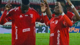 Los escarlatas mantienen una disputa cerrada