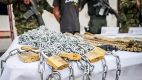 Cadenas y candados con los que mantenían retenidas a las víctimas