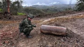 ejercito desactiva explosivos en vías de antioquia
