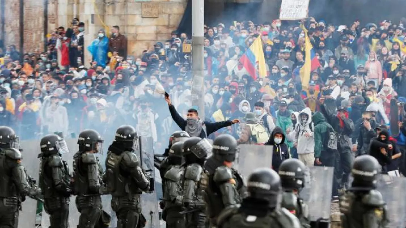 Manifestantes-Esmad-CO