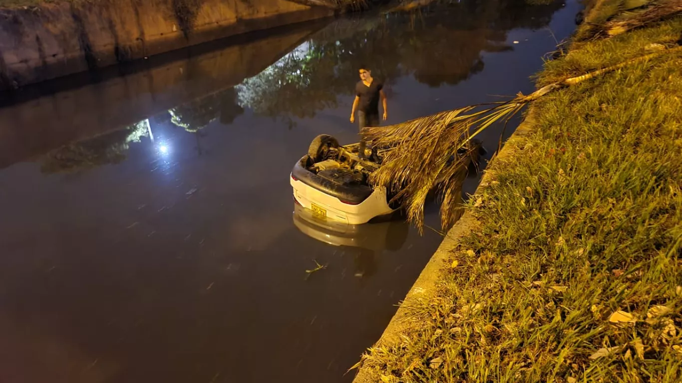 Hombre cayó a un caño en Cali