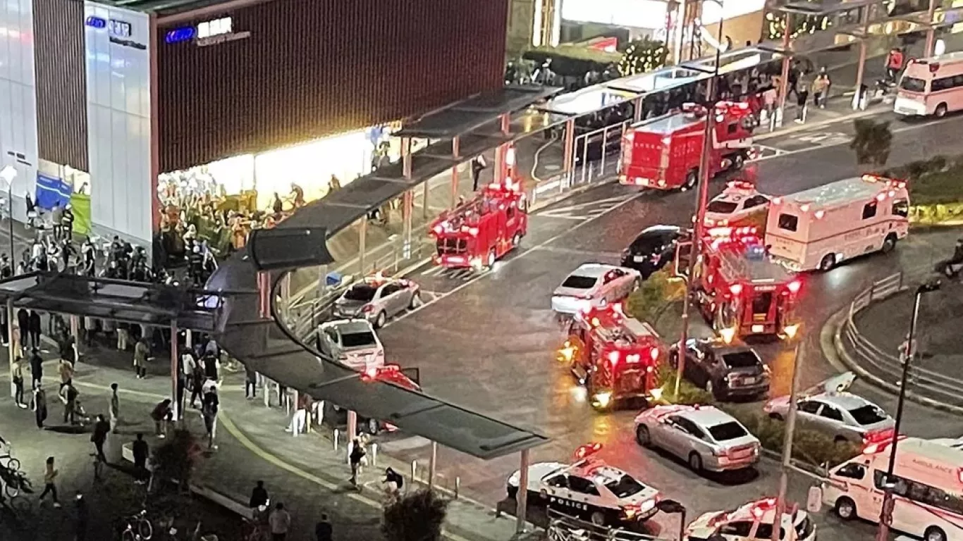 Ataque en tren de Tokio deja al menos 15 heridos