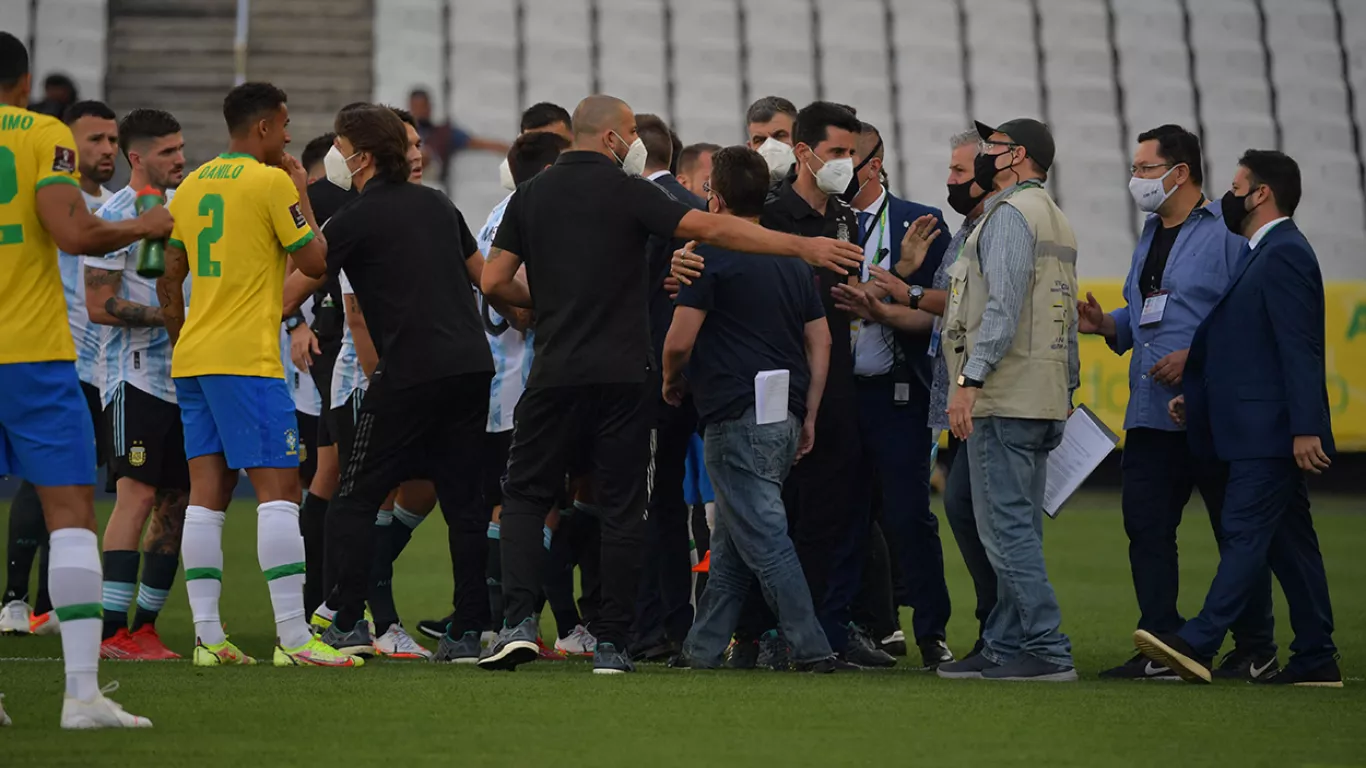 FIFA dió a conocer las multas y sanciones del partido Brasil - Argentina que se jugó el año pasado 