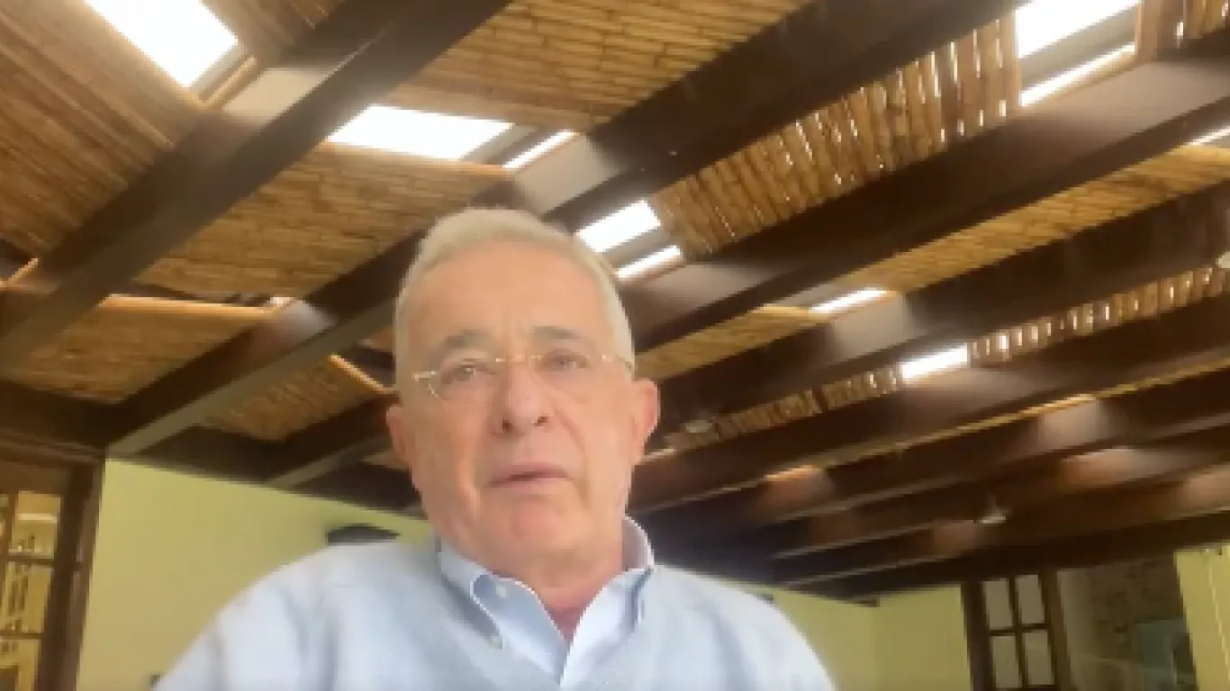 “Petro es el candidato del brazo armado, del castrochavismo”: Álvaro Uribe