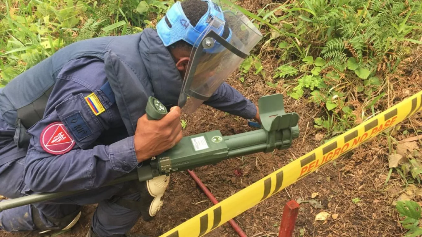 Militares colombianos capacitarán a soldados ucranianos