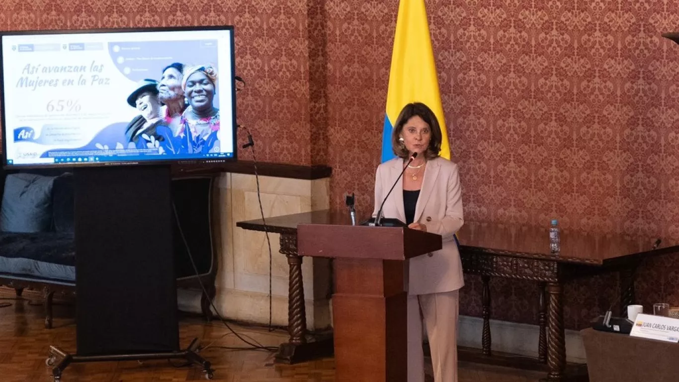 “No he hecho nada que deba agradecer", Marta Lucía Ramírez a Piedad Córdoba