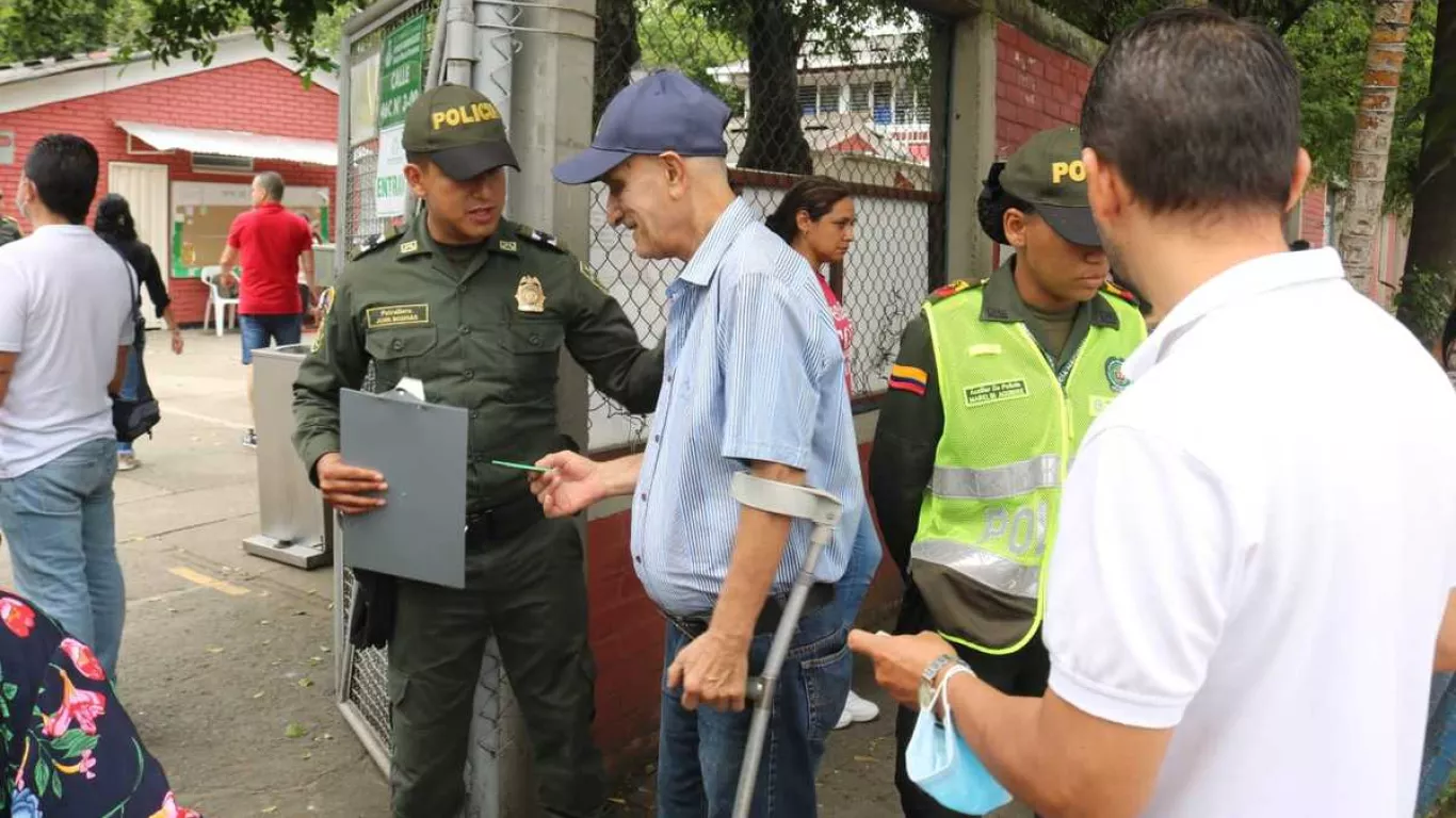 Dos capturados y ocho denuncias por tarjetones marcados en Cali