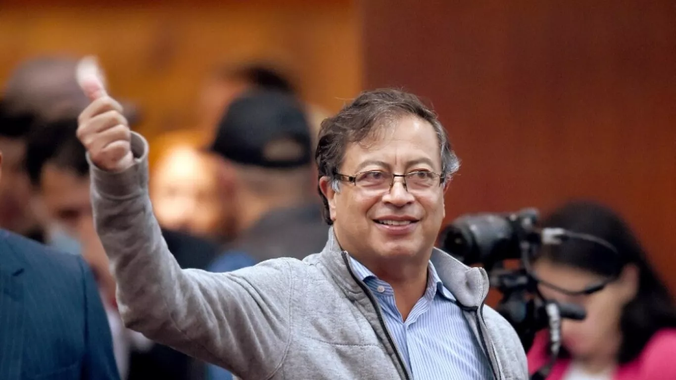 Gustavo Petro 25 J