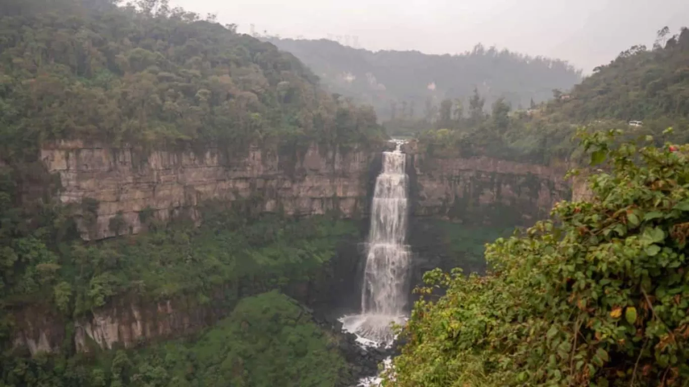 Rastro del conductor y la propietaria del carro en misterioso accidente en Salto del Tequendama