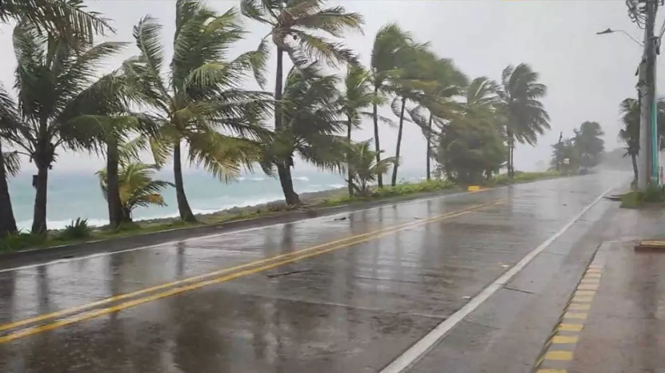 Fuertes vientos en San Andrés a esta hora a la espera de huracán