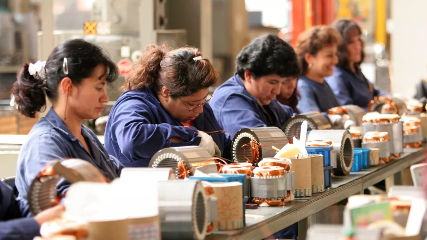 Damas trabajando