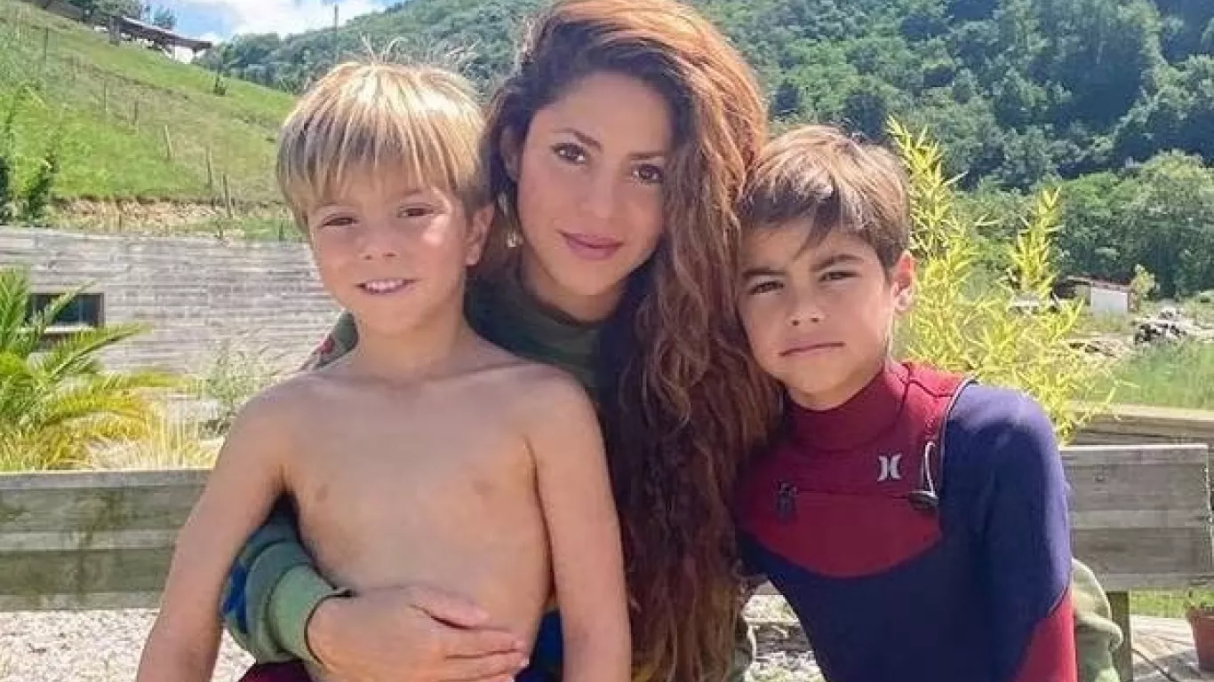 SHAKIRA Y SUS HIJOS 1