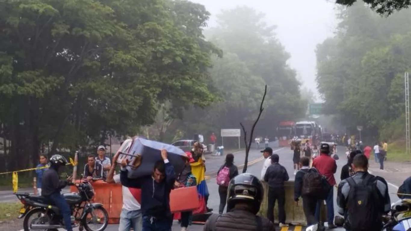 PROTESTA DE CAMPESINOS MAGDALENA MEDIO