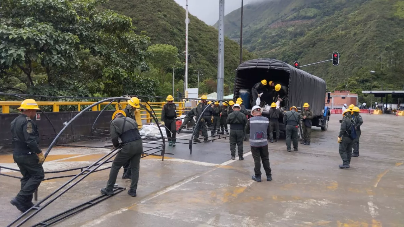 Tragedia en Quetame: ingenieros militares inician instalación de puentes provisionales