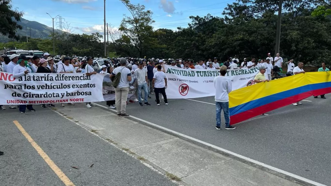 disturbios y protestas por alza en el peaje El Trapiche