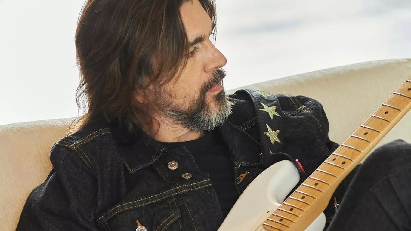 JUANES EN SU CASA