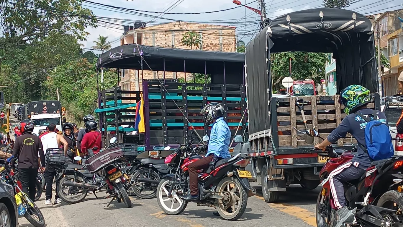 BLOQUEO EN LA MESA CUNDINAMARCA 1