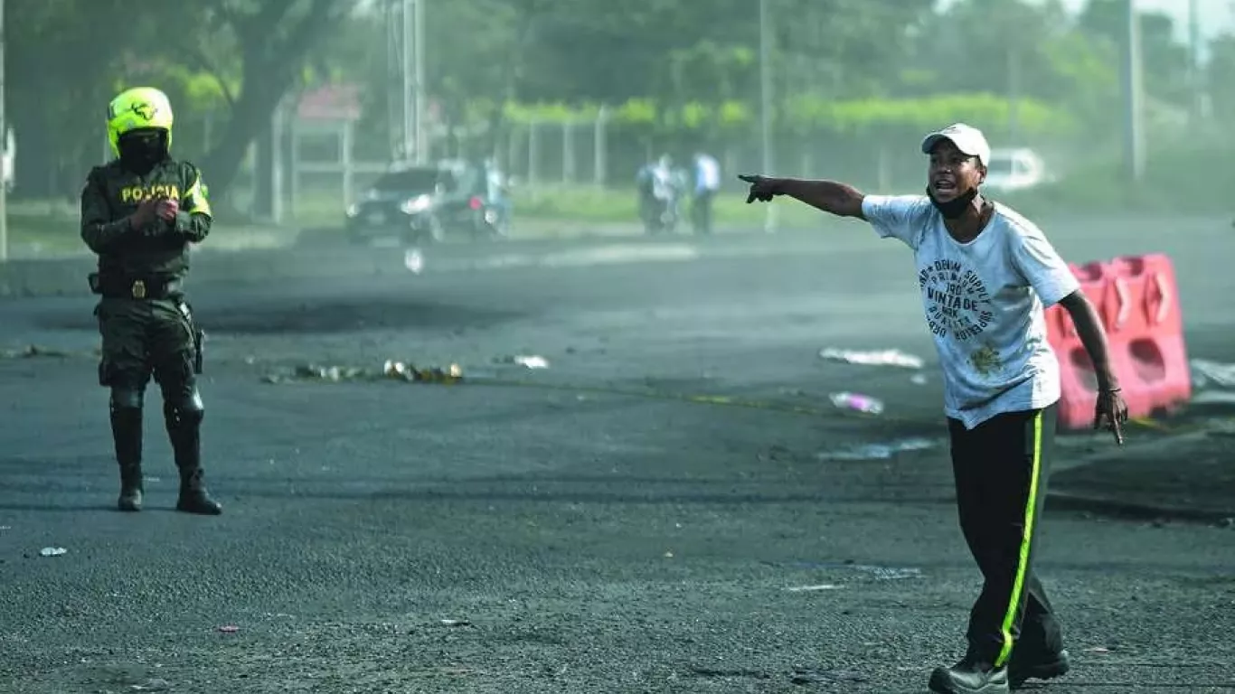 policía manifestación 24