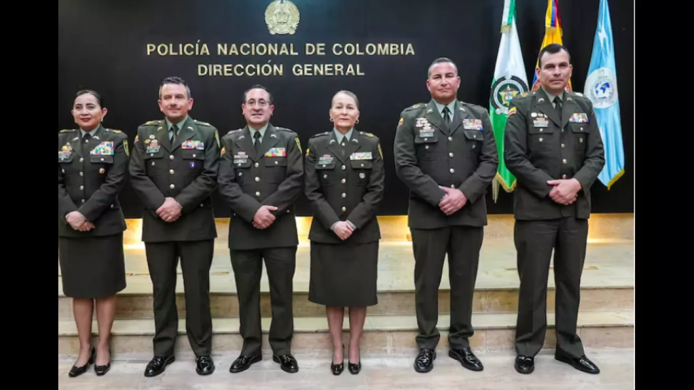 Coroneles a generales policia