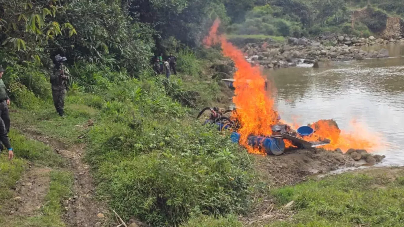 Desmantelan cinco minas ilegales del Clan del Golfo en Antioquia