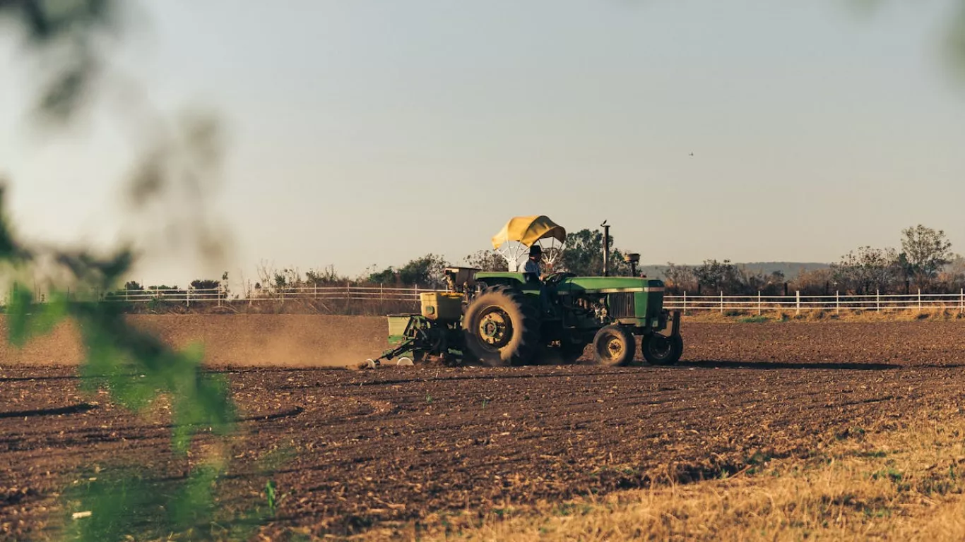 agro tractor 25