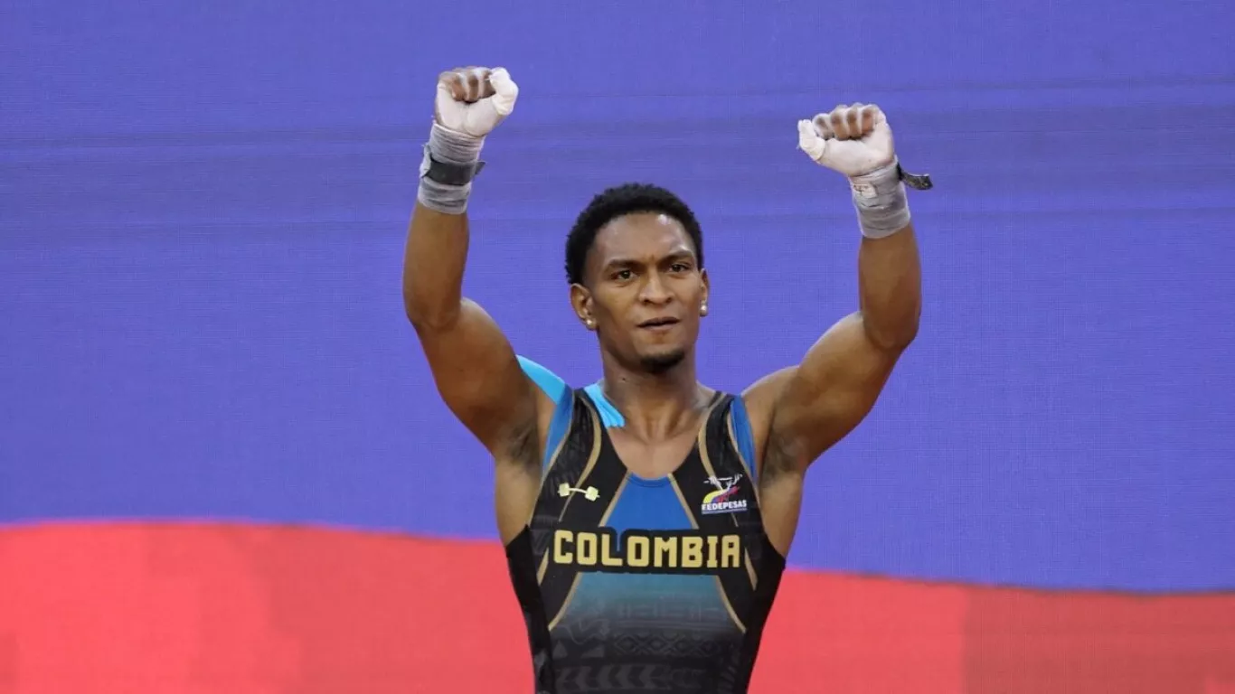 Héctor Viveros, campeón bolivariano en arranque