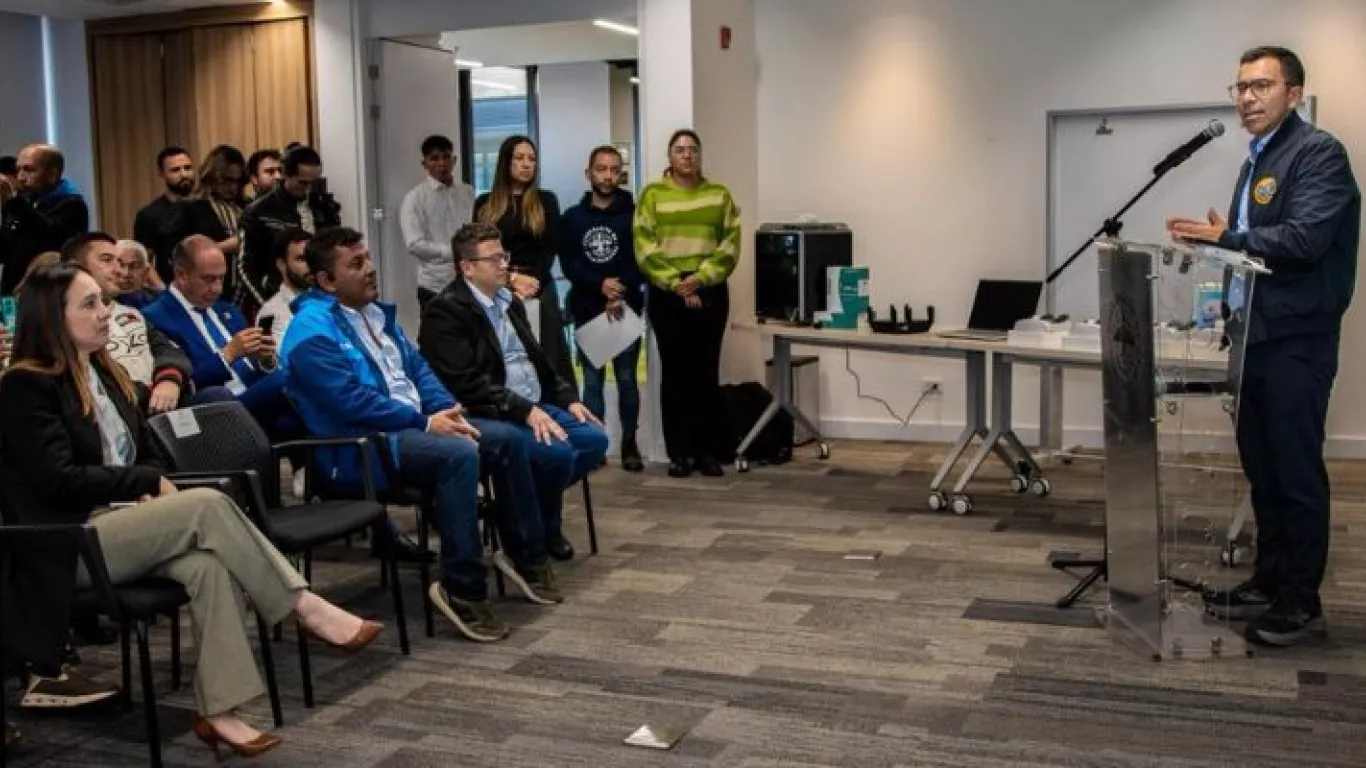 17 instituciones educativas departamentales recibieron aulas VIDA–STEM para fortalecer la educación