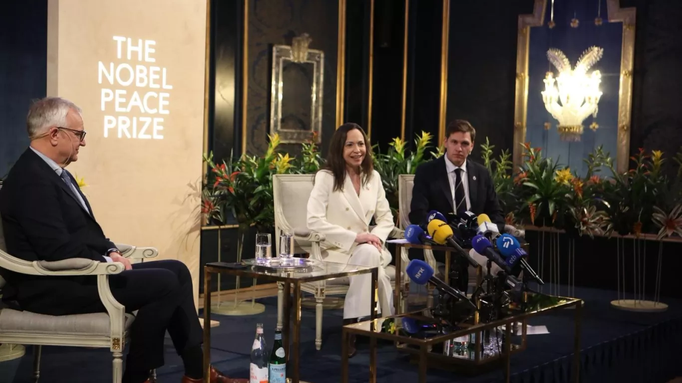 Maria Corina Machado en rueda de prensa en Oslo